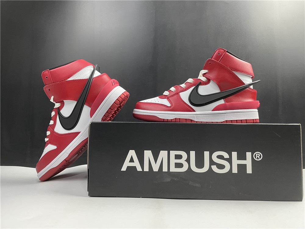 NIKE DUNK AMBUSH